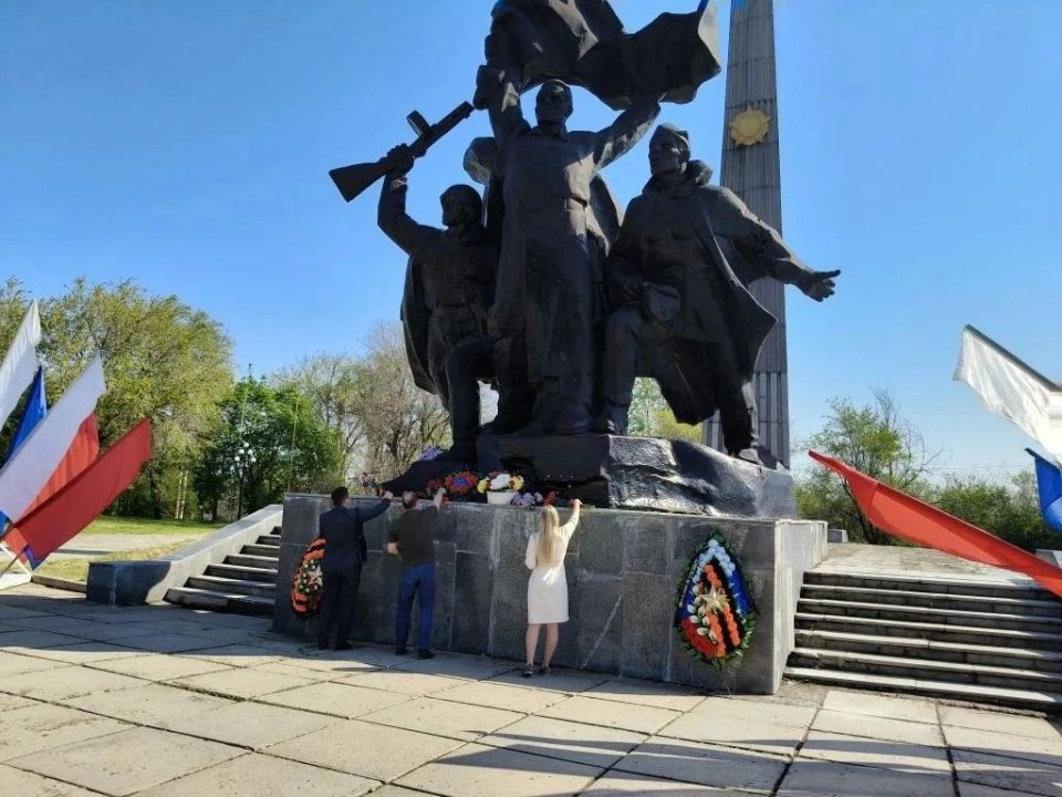 Память, объединяющая поколения Память, объединяющая поколения