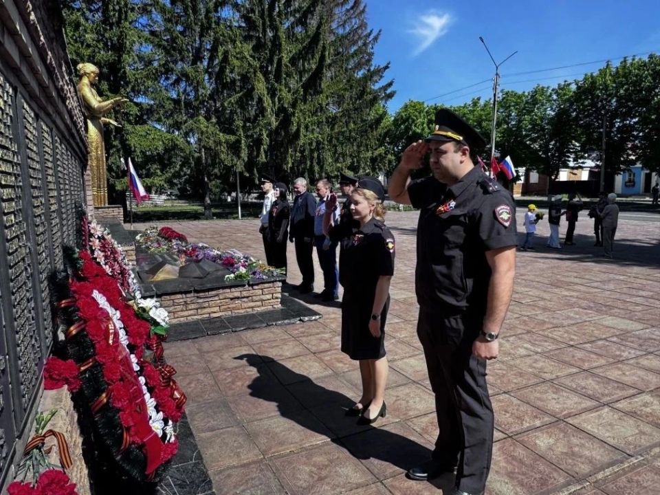 Правоохранители республики почтили память героев Великой Отечественной войны Правоохранители республики почтили память героев Великой Отечественной войны