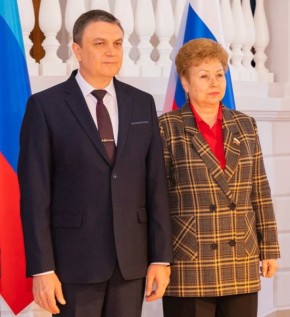 Дорогие земляки!. С сердечным теплом поздравляю вас с Днем Республики! Этот важный праздник объединяет нас, людей разных возрастов, национальностей и вероисповеданий