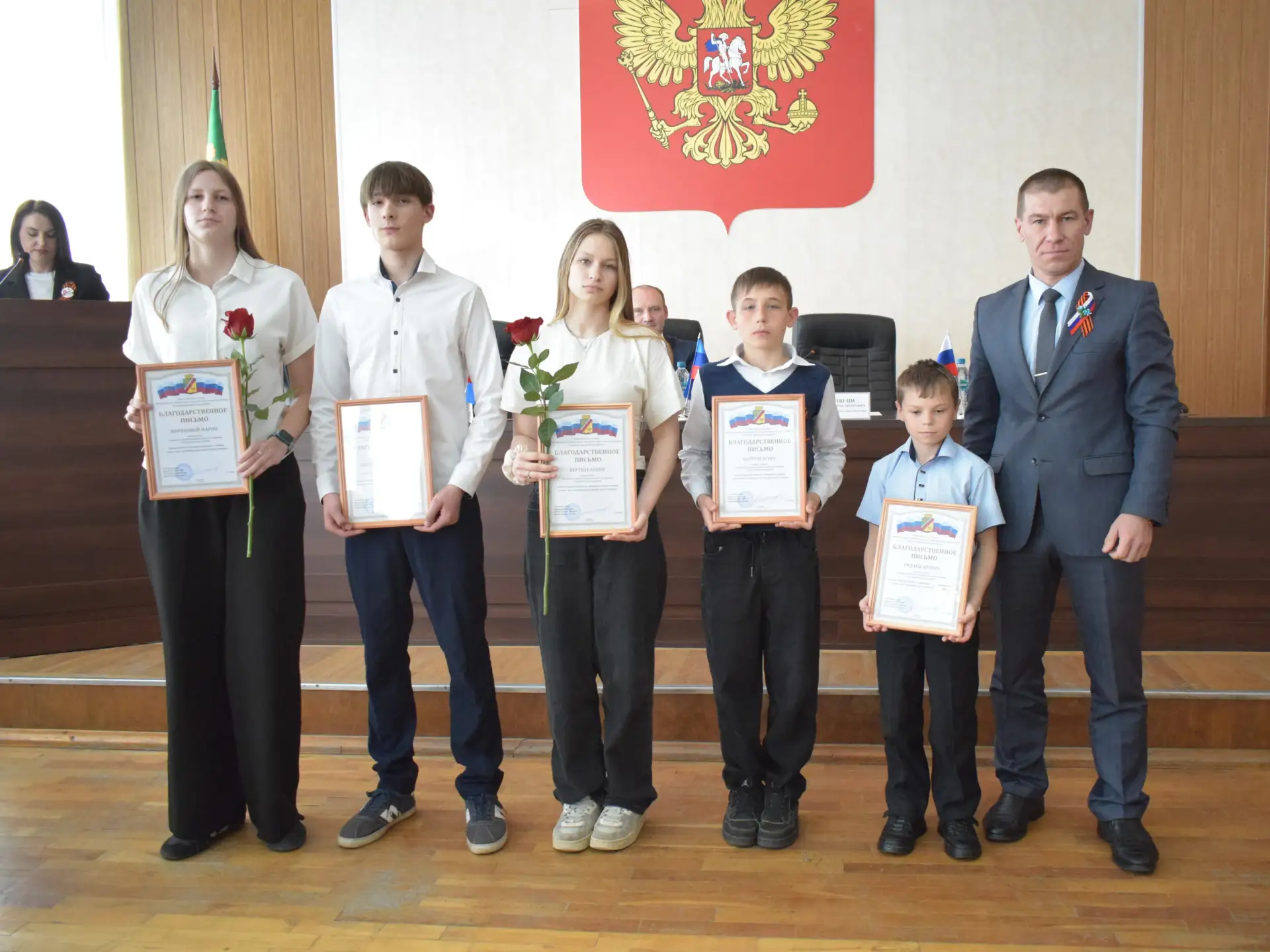 В ходе торжественных мероприятий, посвящённых Дню Луганской Народной Республики, в городском округе город Первомайск состоялось чествование жителей, чей труд, талант и профессионализм вносят существенный вклад в развитие... В ходе торжественных мероприятий, посвящённых Дню Луганской Народной Республики, в городском округе город Первомайск состоялось чествование жителей, чей труд, талант и профессионализм вносят существенный вклад в развитие...