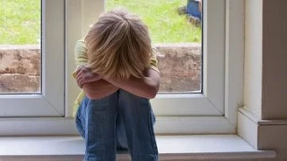 Согласно ст. 122 Семейного кодекса Российской Федерации должностные лица учреждений (дошкольных образовательных учреждений, общеобразовательных учреждений, лечебных учреждений и других учреждений) и иные граждане...