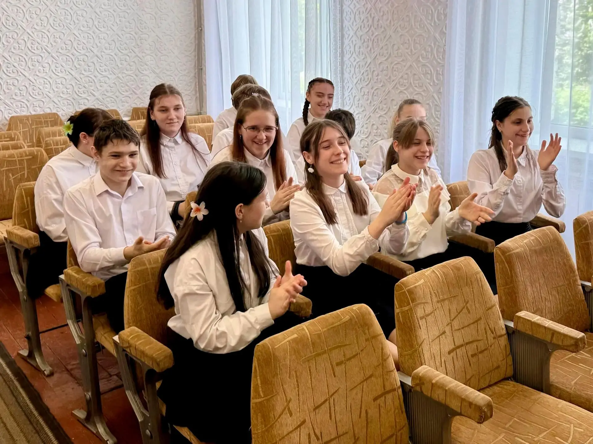 Представители города-курорта Ессентуки Ставрополья посетили специальную (коррекционную) школу-интернат в Антраците Представители города-курорта Ессентуки Ставрополья посетили специальную (коррекционную) школу-интернат в Антраците