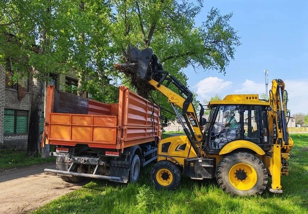В Луганске продолжаются мероприятия по благоустройству В Луганске продолжаются мероприятия по благоустройству
