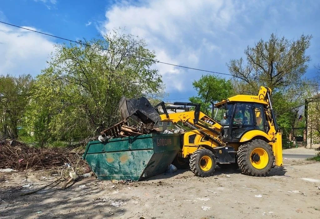 В Луганске продолжаются мероприятия по благоустройству В Луганске продолжаются мероприятия по благоустройству