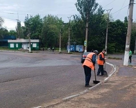 Коммунальными службами проведены работы на территории города Коммунальными службами проведены работы на территории города