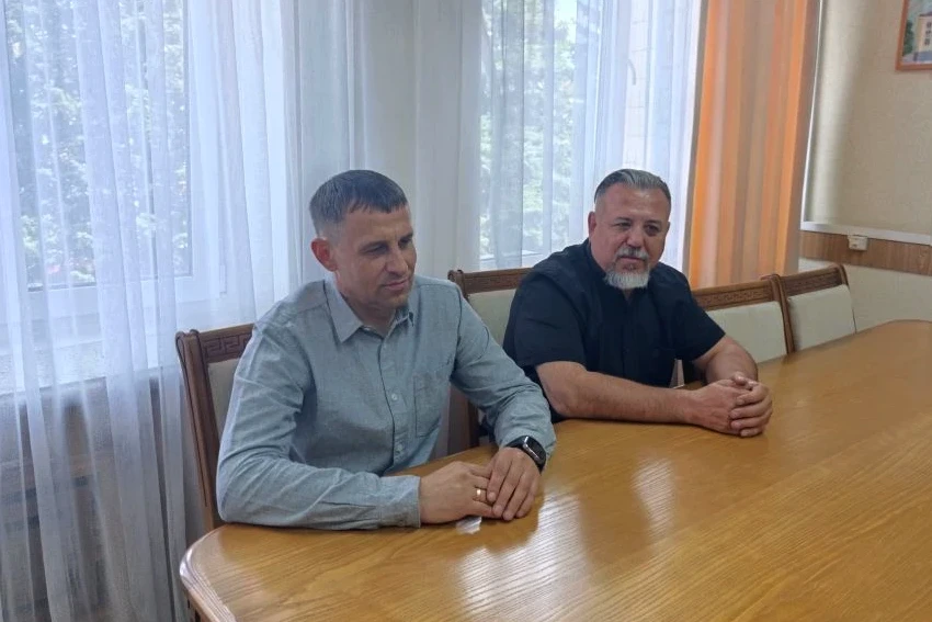 Встретился с заместителем Главы Хакасии Владиславом Мингелой и советником Главы Хакасии Леонидом Лапиным Встретился с заместителем Главы Хакасии Владиславом Мингелой и советником Главы Хакасии Леонидом Лапиным