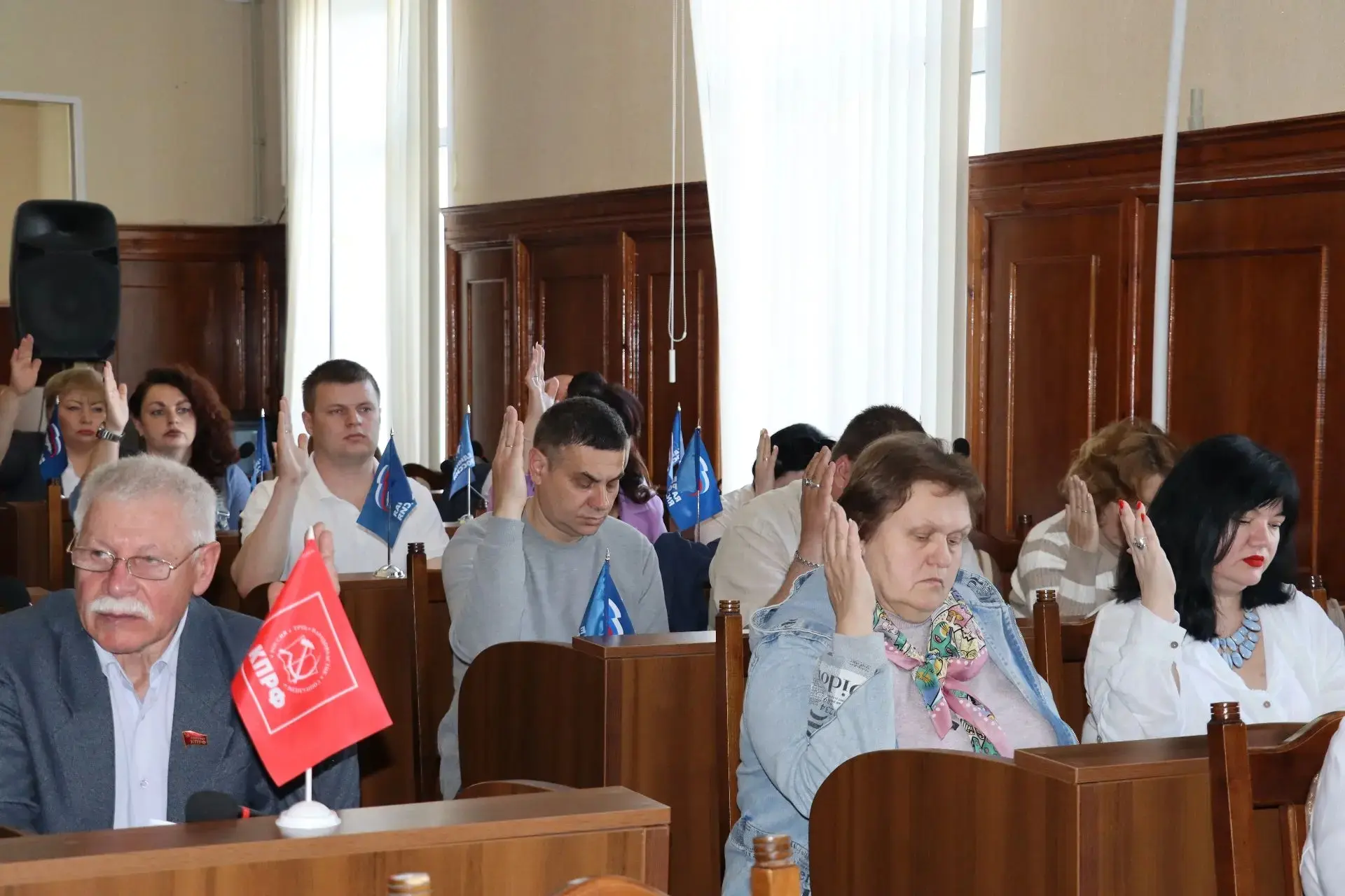 Депутаты присвоили звание Почетных граждан города Северодонецка ветерану Великой Отечественной войны Евдокии Вихровой и заслуженному работнику системы образования Борису Мохонько Депутаты присвоили звание Почетных граждан города Северодонецка ветерану Великой Отечественной войны Евдокии Вихровой и заслуженному работнику системы образования Борису Мохонько
