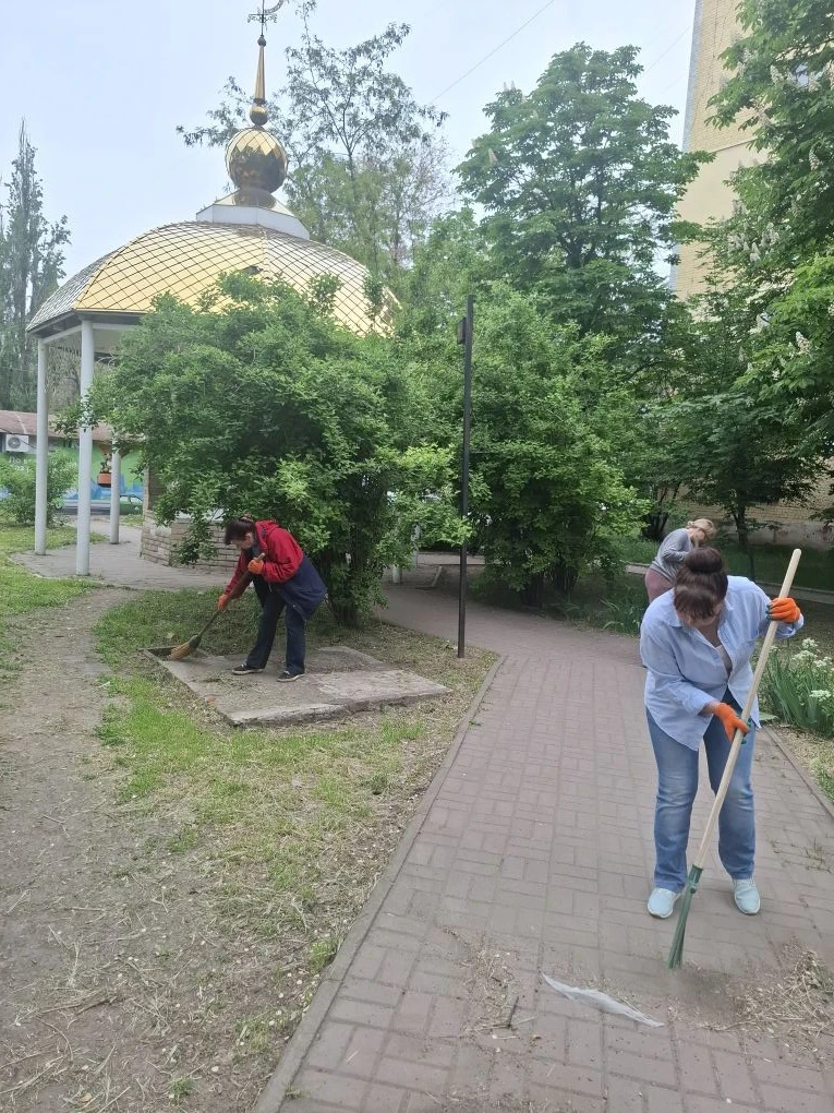 Сегодня прошли акции по благоустройству на всех территориях Луганска Сегодня прошли акции по благоустройству на всех территориях Луганска