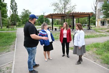 В завершение встречи гости рассказали педагогам и местным жителям о важности участия горожан во Всероссийском голосовании, в котором определятся объекты для благоустройства в 2027 году
