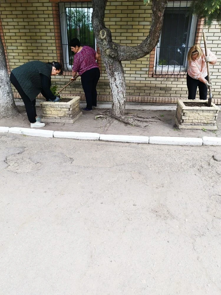 Сегодня прошли акции по благоустройству на всех территориях Луганска Сегодня прошли акции по благоустройству на всех территориях Луганска