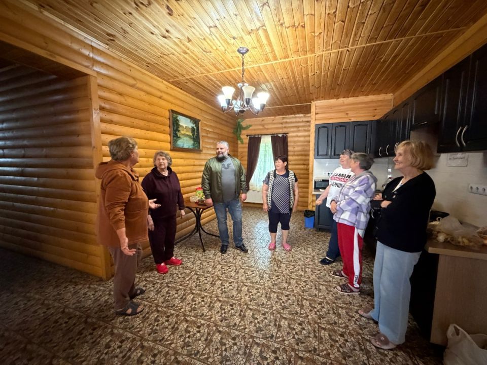 Совсем недавно познакомился с удивительными жительницами Славяносербского района Совсем недавно познакомился с удивительными жительницами Славяносербского района