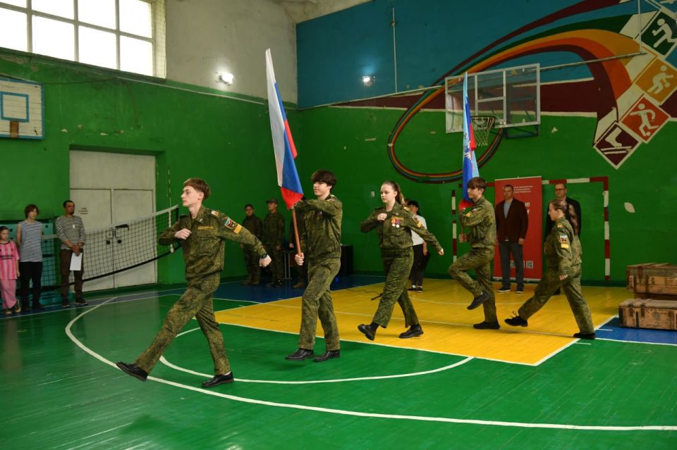 Победителем соревнований названа команда «Торнадо» (семья Гальцовых, Свердловская СШ №8) Победителем соревнований названа команда «Торнадо» (семья Гальцовых, Свердловская СШ №8)