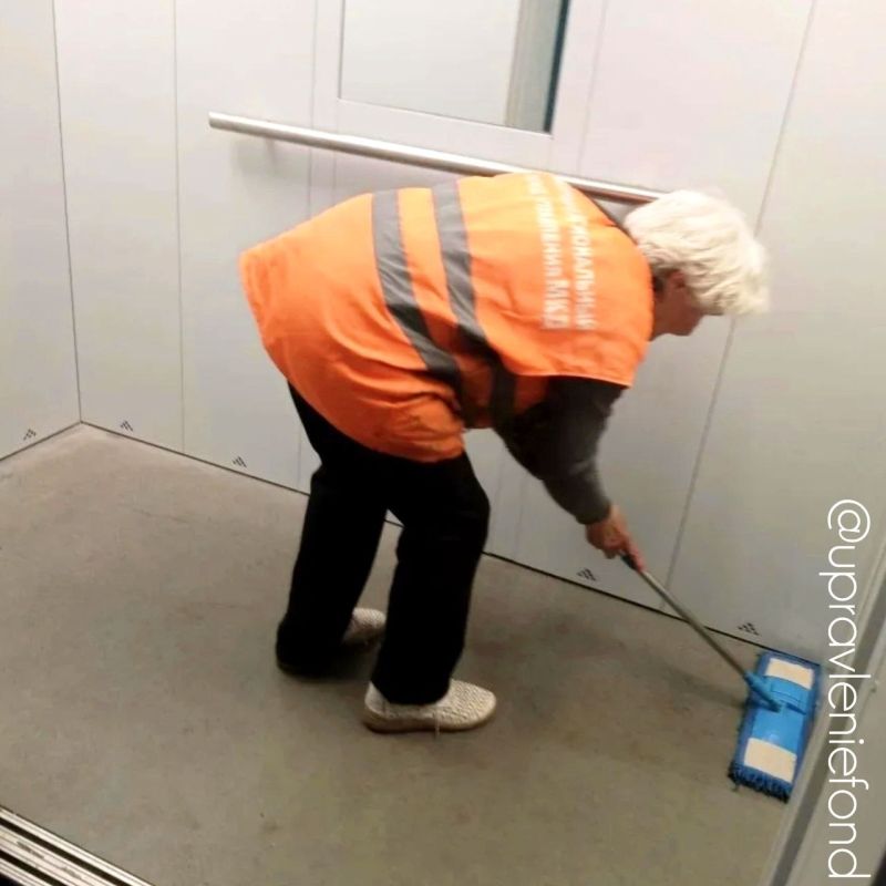 Луганский филиал выполнил влажную уборку в лифтах столичных многоэтажек Луганский филиал выполнил влажную уборку в лифтах столичных многоэтажек