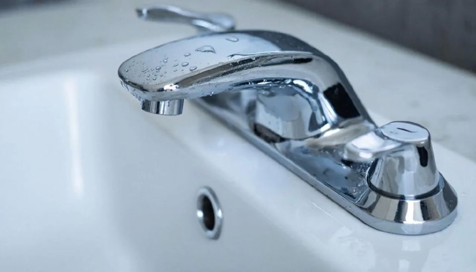 Свердловск и Червонопартизанск запасайте воду