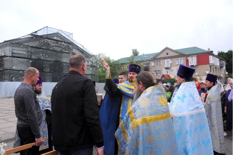 В Свердловском муниципалитете прошел Крестный ход: молились за благополучие и мир в округе В Свердловском муниципалитете прошел Крестный ход: молились за благополучие и мир в округе