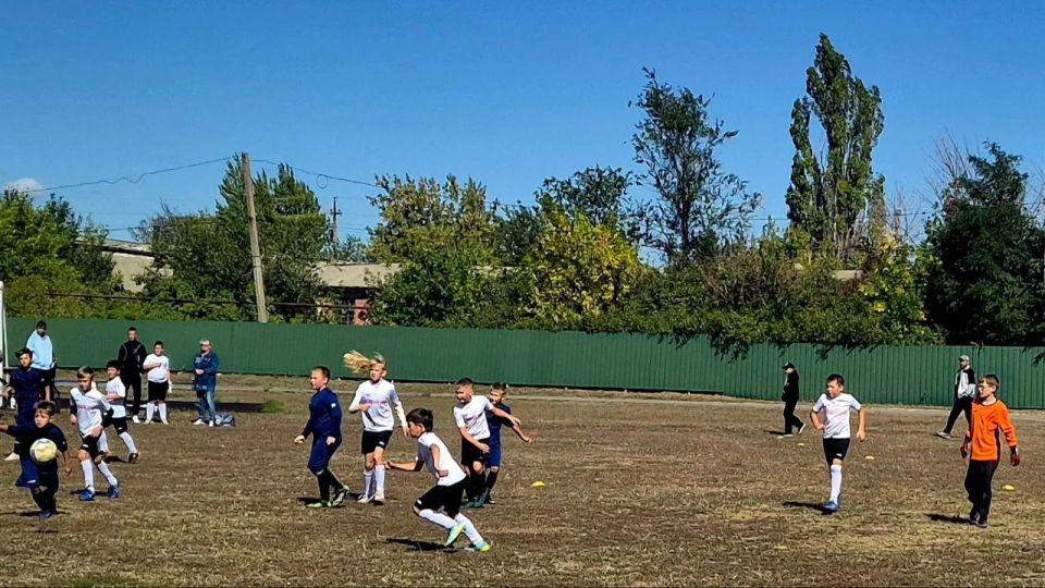 В рамках Республиканских соревнований по футболу «Детскоюношеская лига Луганской Народной Республики» состоялись первые матчи среди команд 2014–2015 г. р В рамках Республиканских соревнований по футболу «Детскоюношеская лига Луганской Народной Республики» состоялись первые матчи среди команд 2014–2015 г. р