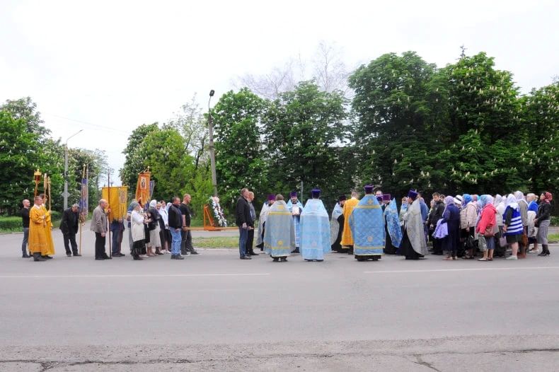 В Свердловском муниципалитете прошел Крестный ход: молились за благополучие и мир в округе В Свердловском муниципалитете прошел Крестный ход: молились за благополучие и мир в округе