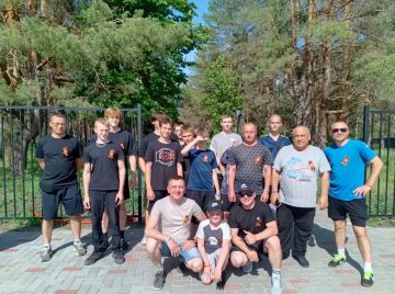 Новоайдарский округ отметил Год единства народов России спортивным забегом