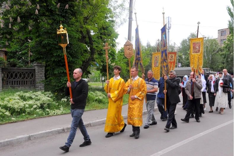 В Свердловском муниципалитете прошел Крестный ход: молились за благополучие и мир в округе В Свердловском муниципалитете прошел Крестный ход: молились за благополучие и мир в округе