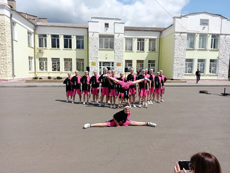 17 мая на площадке Перевальского районного Дворца культуры прошел турнир по силовому экстриму, посвященный 81-й годовщине Победы в Великой Отечественной войне и 60-летию Перевальского муниципального округа 17 мая на площадке Перевальского районного Дворца культуры прошел турнир по силовому экстриму, посвященный 81-й годовщине Победы в Великой Отечественной войне и 60-летию Перевальского муниципального округа