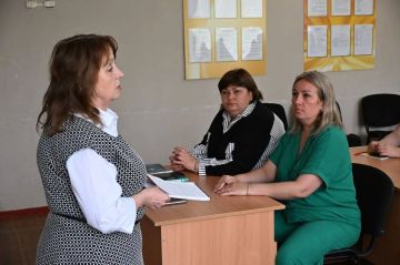 Живой диалог о главном. Заместитель Председателя Совета городского округа Светлана Стрижаченко провела встречу с педагогическим коллективом Брянковского УВК №5. Разговор получился откровенным и активным — педагоги делились...