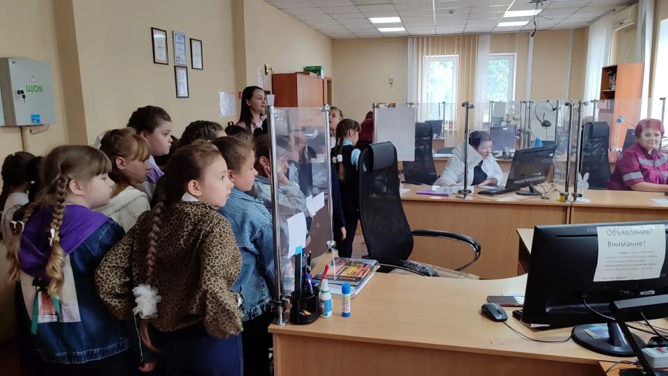 Познавательная экскурсия на скорую помощь: школьники познакомились с работой медиков Познавательная экскурсия на скорую помощь: школьники познакомились с работой медиков