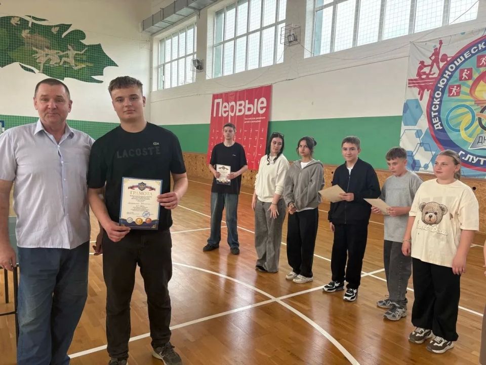 В зале Лутугинской спортивной школы прошло физкультурное мероприятие по настольному теннису В зале Лутугинской спортивной школы прошло физкультурное мероприятие по настольному теннису