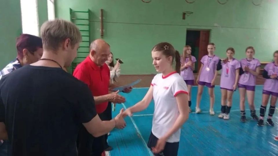 Команда Лутугинской спортивной школы стала чемпионом первенства ЛНР по волейболу Команда Лутугинской спортивной школы стала чемпионом первенства ЛНР по волейболу