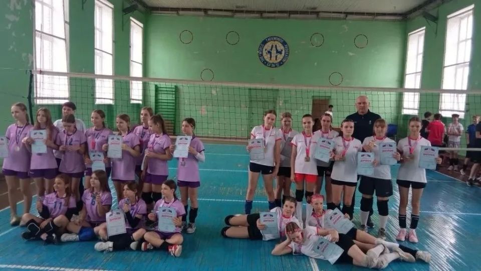 Команда Лутугинской спортивной школы стала чемпионом первенства ЛНР по волейболу Команда Лутугинской спортивной школы стала чемпионом первенства ЛНР по волейболу