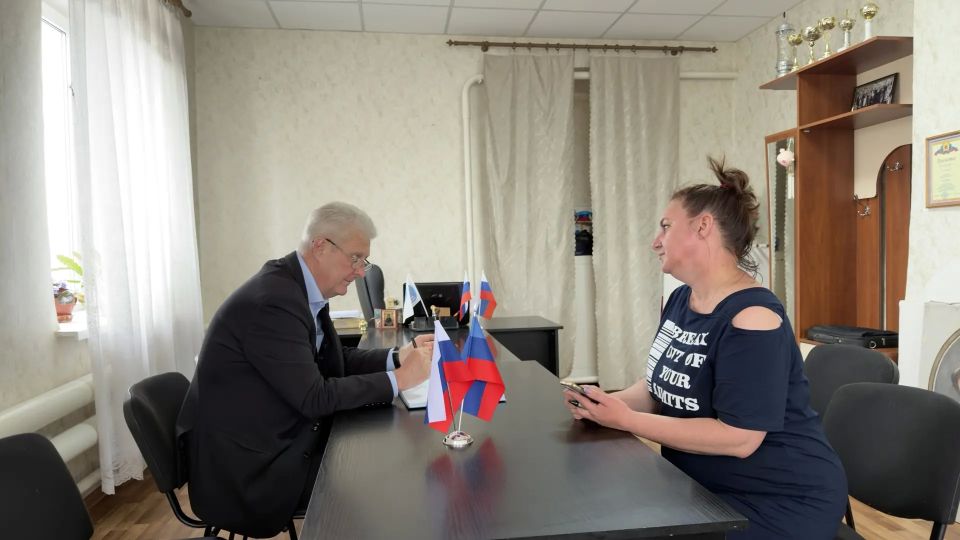 Сегодня провел личный выездной прием граждан в пгт Новоалександровка Сегодня провел личный выездной прием граждан в пгт Новоалександровка