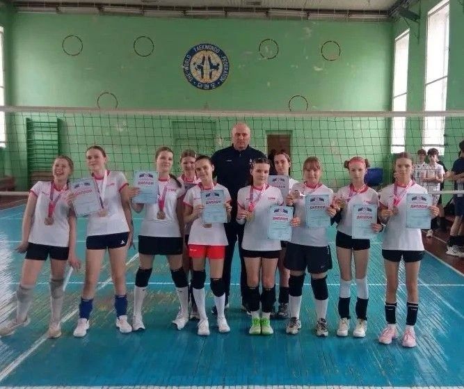 Команда Лутугинской спортивной школы стала чемпионом первенства ЛНР по волейболу Команда Лутугинской спортивной школы стала чемпионом первенства ЛНР по волейболу