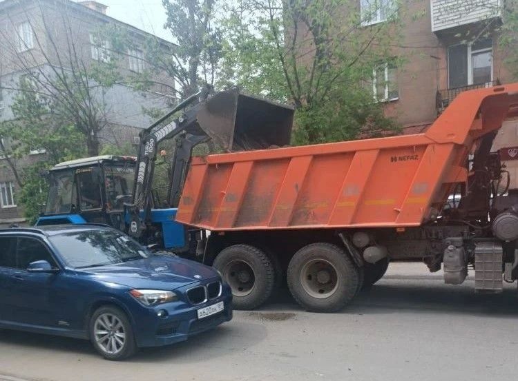 Коммунальными службами проведены работы на территории города Коммунальными службами проведены работы на территории города