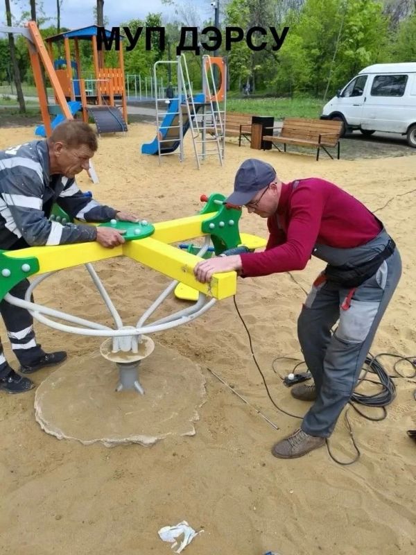 За период с 13 по 15 мая работниками МУП "ДЭРСУ" были выполнены следующие работы: За период с 13 по 15 мая работниками МУП "ДЭРСУ" были выполнены следующие работы: