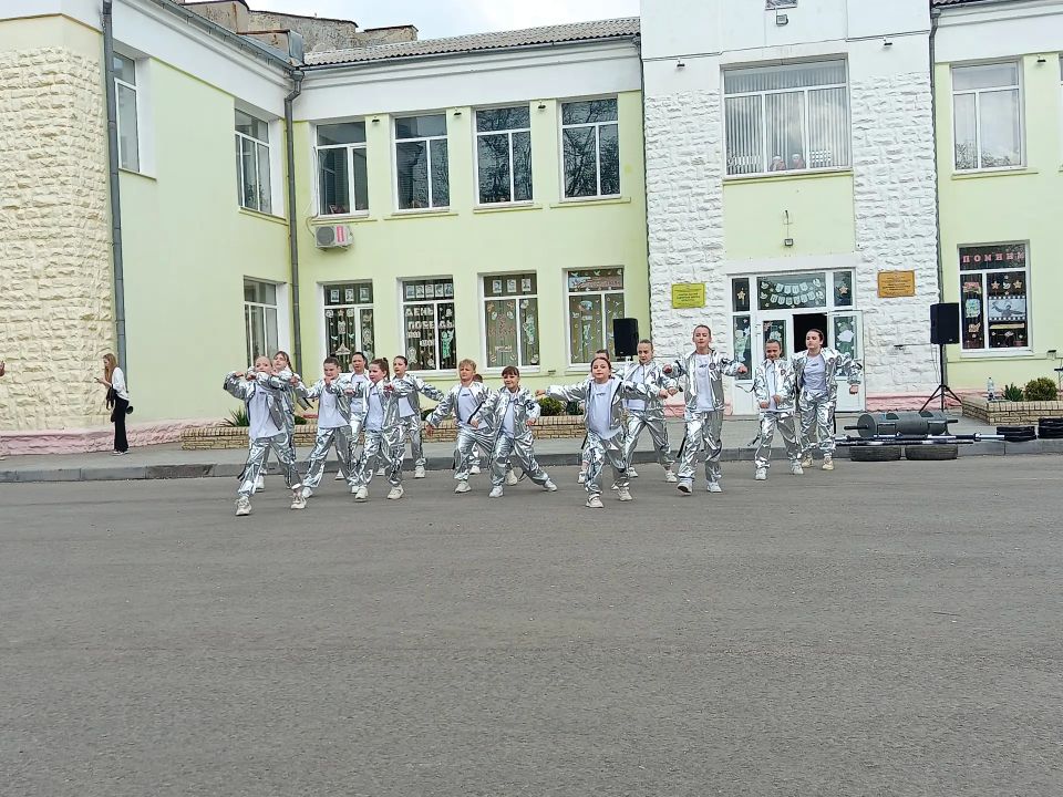 17 мая на площадке Перевальского районного Дворца культуры прошел турнир по силовому экстриму, посвященный 81-й годовщине Победы в Великой Отечественной войне и 60-летию Перевальского муниципального округа 17 мая на площадке Перевальского районного Дворца культуры прошел турнир по силовому экстриму, посвященный 81-й годовщине Победы в Великой Отечественной войне и 60-летию Перевальского муниципального округа