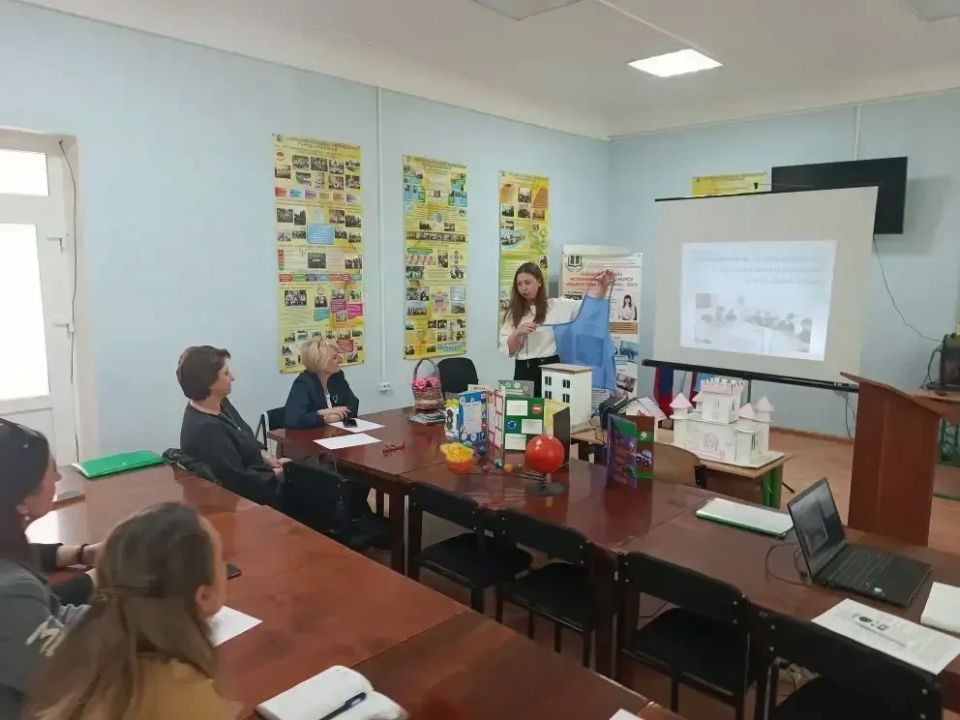Андрей Рубанцов: ОТ ДОСТИЖЕНИЙ К НОВЫМ ИДЕЯМ: ММО УЧИТЕЛЕЙ ТРУДА В РОВЕНЬКАХ ПОДВОДИТ ИТОГИ УЧЕБНОГО ГОДА Для ровеньковских учителей труда (технологии) провели завершающее заседание ММО учителей Андрей Рубанцов: ОТ ДОСТИЖЕНИЙ К НОВЫМ ИДЕЯМ: ММО УЧИТЕЛЕЙ ТРУДА В РОВЕНЬКАХ ПОДВОДИТ ИТОГИ УЧЕБНОГО ГОДА Для ровеньковских учителей труда (технологии) провели завершающее заседание ММО учителей