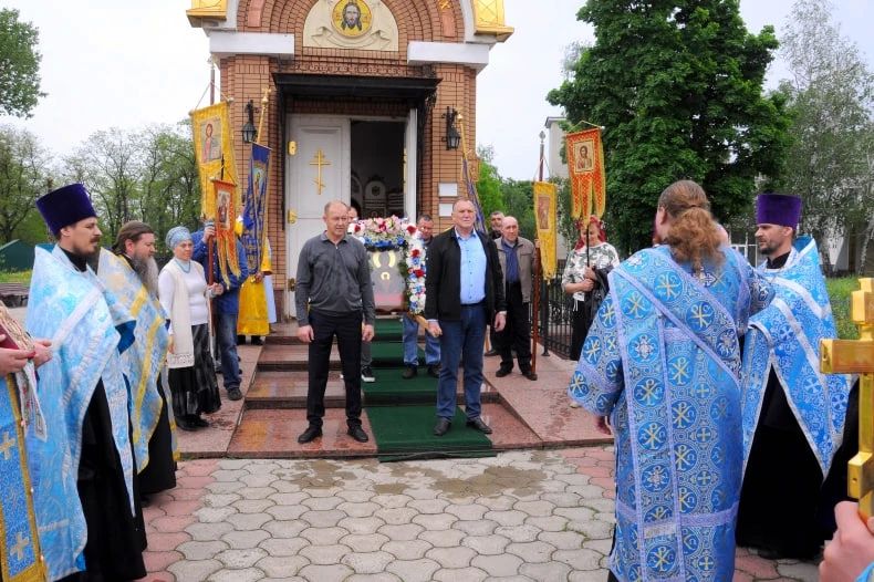 В Свердловском муниципалитете прошел Крестный ход: молились за благополучие и мир в округе В Свердловском муниципалитете прошел Крестный ход: молились за благополучие и мир в округе