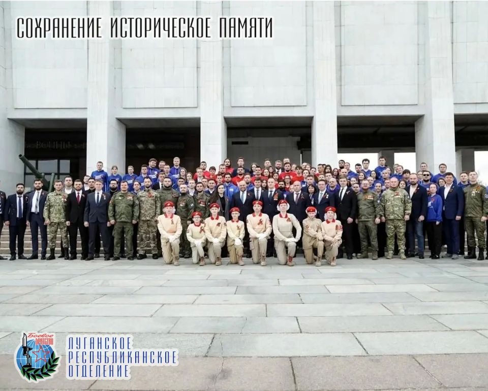 9 мая на Поклонной горе состоялась торжественная церемония возложения цветов в память о героях Великой Отечественной войны 9 мая на Поклонной горе состоялась торжественная церемония возложения цветов в память о героях Великой Отечественной войны