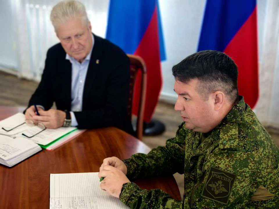 Сегодня провел расширенное аппаратное совещание в Администрации Краснодонского муниципального округа с участием руководителей структурных подразделений, отделов и управления по жизнеобеспечению Сегодня провел расширенное аппаратное совещание в Администрации Краснодонского муниципального округа с участием руководителей структурных подразделений, отделов и управления по жизнеобеспечению