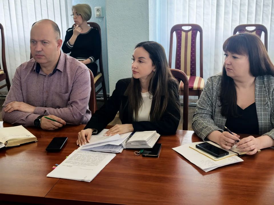 Сегодня провел расширенное аппаратное совещание в Администрации Краснодонского муниципального округа с участием руководителей структурных подразделений, отделов и управления по жизнеобеспечению Сегодня провел расширенное аппаратное совещание в Администрации Краснодонского муниципального округа с участием руководителей структурных подразделений, отделов и управления по жизнеобеспечению