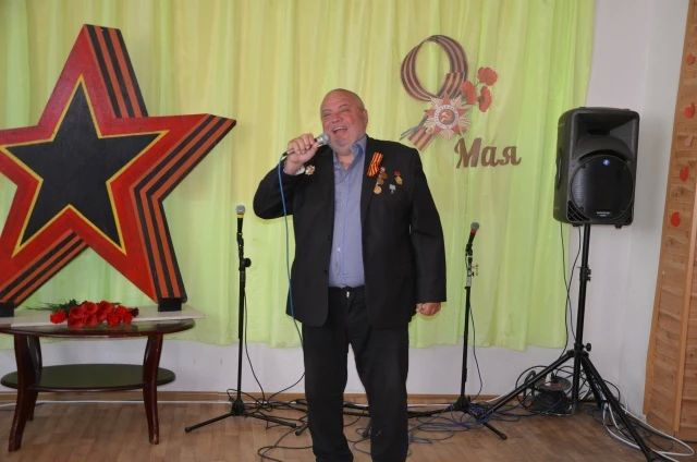 ДЕВЯТЫЙ ДЕНЬ БОЛЬШОГО МАЯ. В солнечный майский день в Центральной библиотеке города Рубежное состоялся концерт «Девятый день большого мая», посвящённый самому знаменательному для нашей страны празднику Дню Победы в Великой... ДЕВЯТЫЙ ДЕНЬ БОЛЬШОГО МАЯ. В солнечный майский день в Центральной библиотеке города Рубежное состоялся концерт «Девятый день большого мая», посвящённый самому знаменательному для нашей страны празднику Дню Победы в Великой...