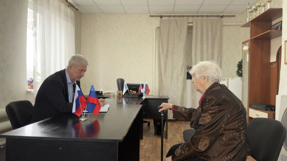 Сегодня провел личный выездной прием граждан в пгт Новоалександровка Сегодня провел личный выездной прием граждан в пгт Новоалександровка