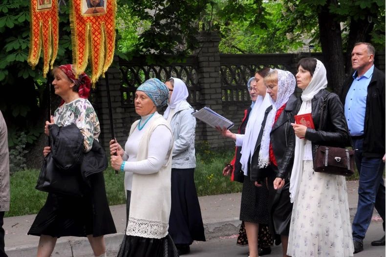 В Свердловском муниципалитете прошел Крестный ход: молились за благополучие и мир в округе В Свердловском муниципалитете прошел Крестный ход: молились за благополучие и мир в округе
