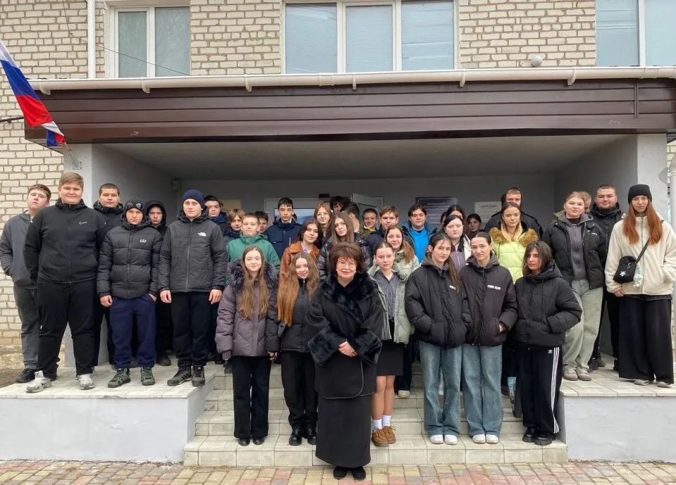Дорогие друзья! От всей души поздравляю вас с Днём детских общественных объединений России! Дорогие друзья! От всей души поздравляю вас с Днём детских общественных объединений России!
