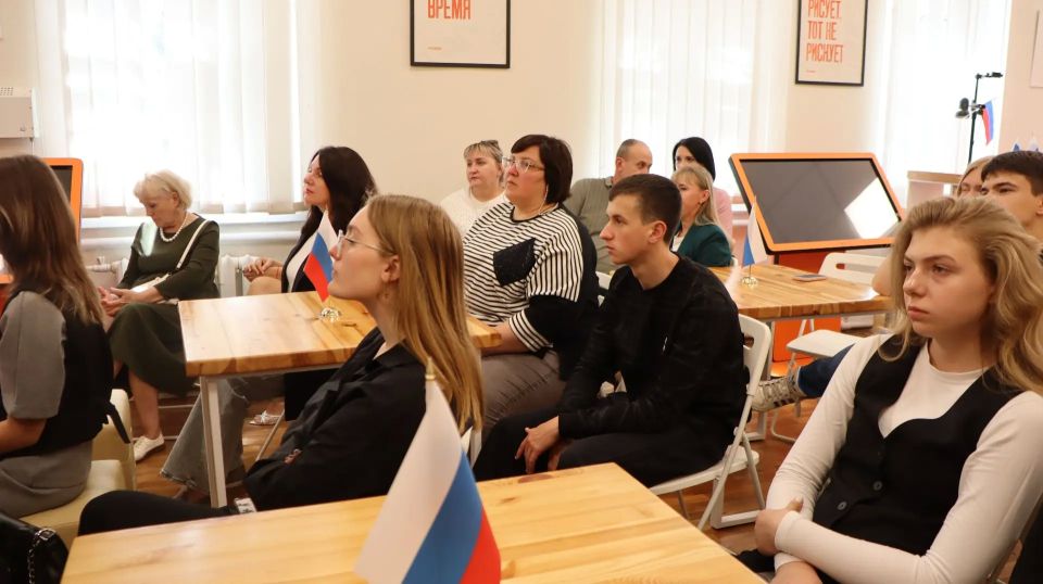 Сегодня в музее истории города Ровеньки прошел исторический час «Путешествие по Республике Коми» Сегодня в музее истории города Ровеньки прошел исторический час «Путешествие по Республике Коми»