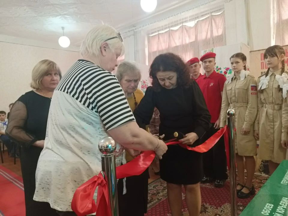 Андрей Рубанцов: В Ровеньковской школе № 8 им.С.В.Полуянова открыли Парту Героя в честь Обоева Алексея Юрьевича - выпускника, погибшего при выполнении воинского долга Андрей Рубанцов: В Ровеньковской школе № 8 им.С.В.Полуянова открыли Парту Героя в честь Обоева Алексея Юрьевича - выпускника, погибшего при выполнении воинского долга