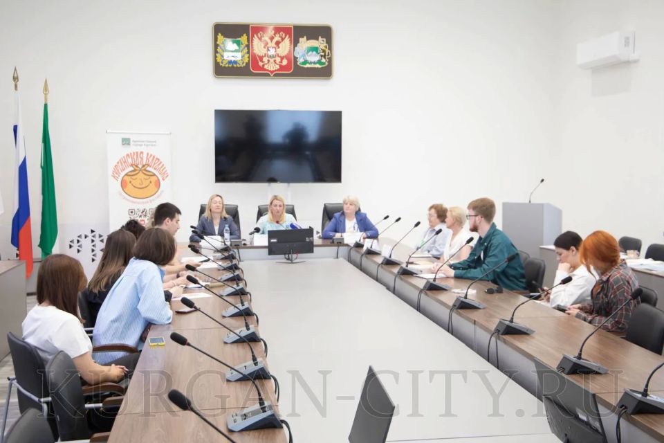 Сегодня в администрации города состоялась пресс-конференция, посвящённая открытию летнего туристического сезона и гастрономическому фестивалю «Курганская каралька» Сегодня в администрации города состоялась пресс-конференция, посвящённая открытию летнего туристического сезона и гастрономическому фестивалю «Курганская каралька»