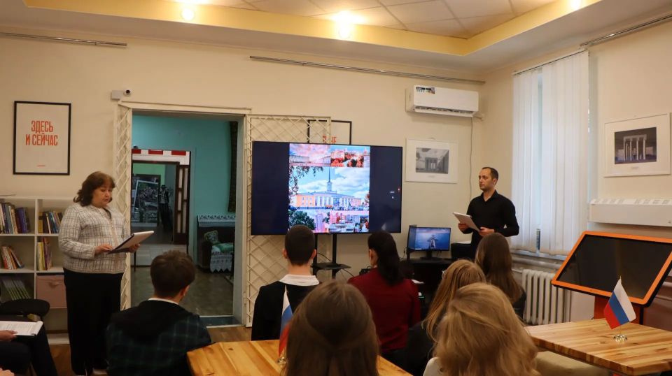Сегодня в музее истории города Ровеньки прошел исторический час «Путешествие по Республике Коми» Сегодня в музее истории города Ровеньки прошел исторический час «Путешествие по Республике Коми»