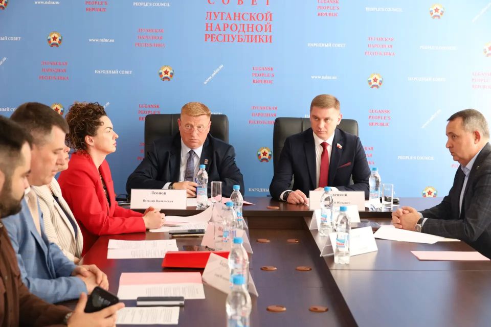 В Комитете по аграрной политике обсудили меры по проведению разграничения земель и кадастрового учета на территории ЛНР В Комитете по аграрной политике обсудили меры по проведению разграничения земель и кадастрового учета на территории ЛНР