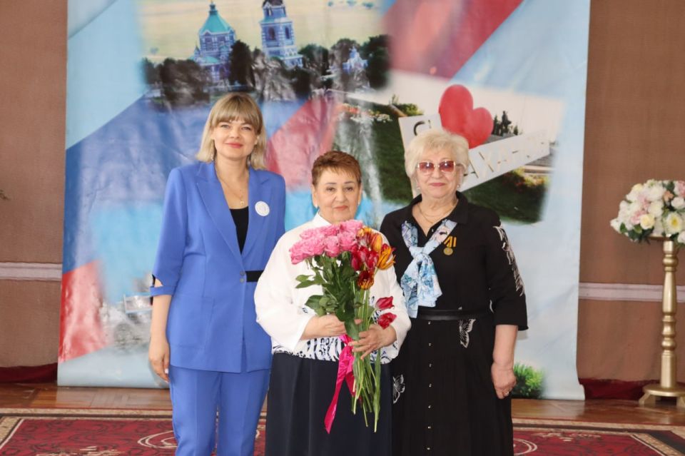 Наталия Жулинская: Городскому совету женщин Стаханова — 40 лет! Наталия Жулинская: Городскому совету женщин Стаханова — 40 лет!