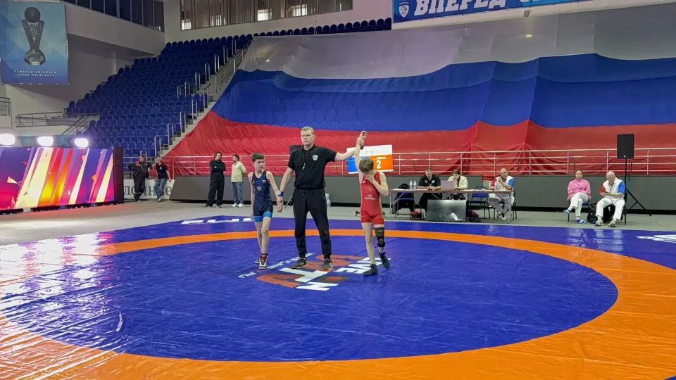 Спортсмены из ЛНР завоевали призовые места на Всероссийских «Играх сильных» в Курске Спортсмены из ЛНР завоевали призовые места на Всероссийских «Играх сильных» в Курске